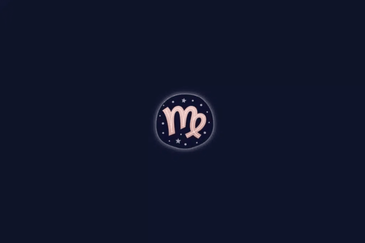 Ilustração do símbolo astrológico do signo de Virgem em tom de rosa-claro, com linhas curvas que formam uma letra semelhante a um "M". O desenho está centralizado em um círculo decorado com pequenas estrelas brancas, sobre um fundo azul-marinho escuro.